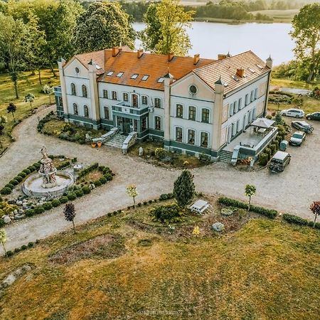 Pawilon Akacjowy Przy Palacu Slonowice Bed & Breakfast Brzezno  Bagian luar foto